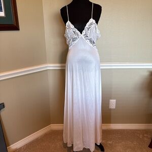 Vintage JCPenney White Nylon Lace Bridal Honeymoon Nightgown Slip Dress Sz M
